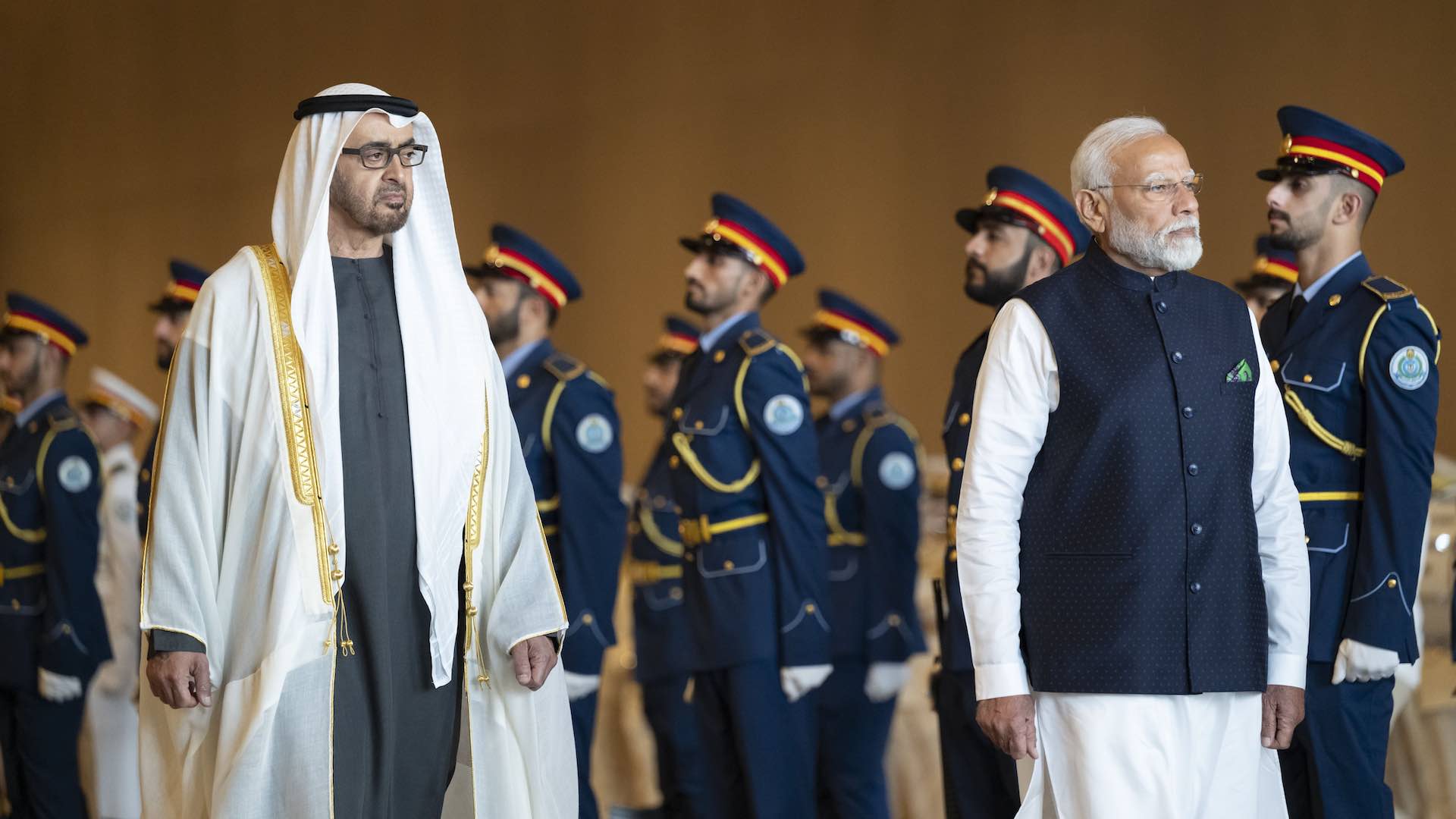 UAE大統領、アブダビでインドのモディ首相を熱烈歓迎